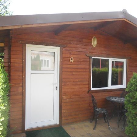 Pension, Camping & Biker Station Zur Deutschen Eiche Ciocanesti Екстериор снимка