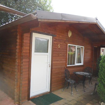 Pension, Camping & Biker Station Zur Deutschen Eiche Ciocanesti Екстериор снимка