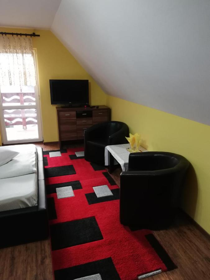 Pension, Camping & Biker Station Zur Deutschen Eiche Ciocanesti Екстериор снимка