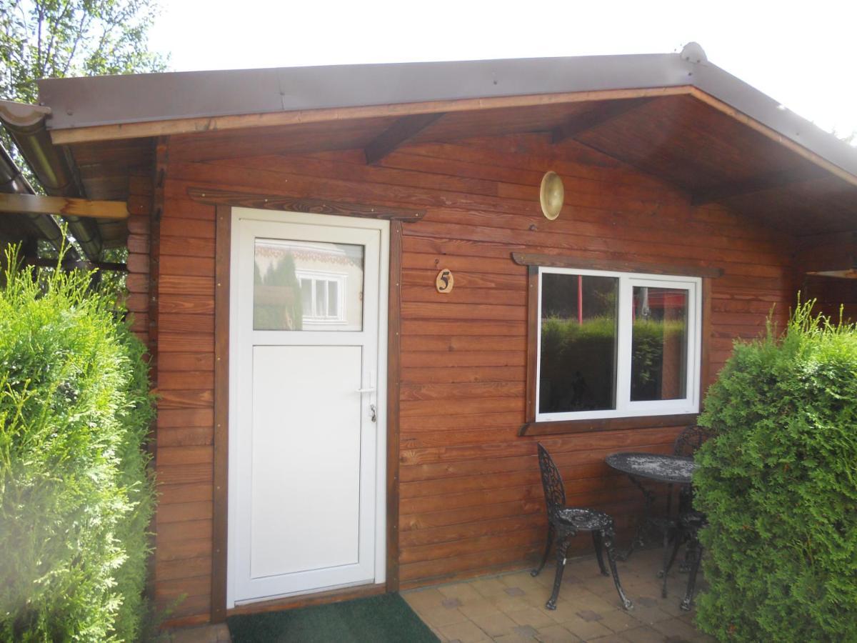 Pension, Camping & Biker Station Zur Deutschen Eiche Ciocanesti Екстериор снимка