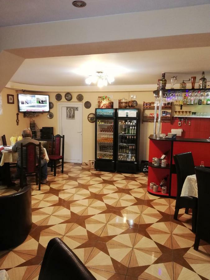 Pension, Camping & Biker Station Zur Deutschen Eiche Ciocanesti Екстериор снимка