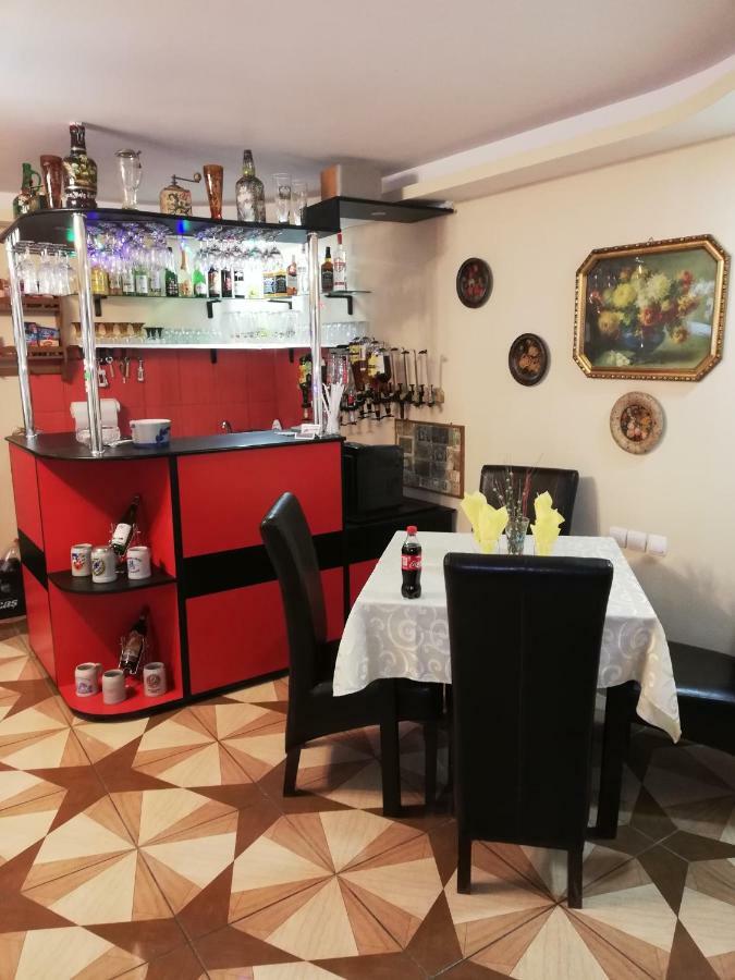 Pension, Camping & Biker Station Zur Deutschen Eiche Ciocanesti Екстериор снимка